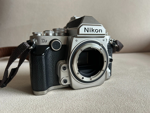 Nikon Df - Apenas Corpo - Poucos Cliques!