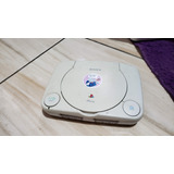 Playstation 1 Psone Só O Aparelho Sem Nada. Não Leu Os Jogos E Tampa Quebrada 183. A23