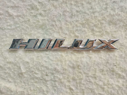 Emblema Hilux Toyota 2002 2003 2004 2005 Tipo Original Foto 2