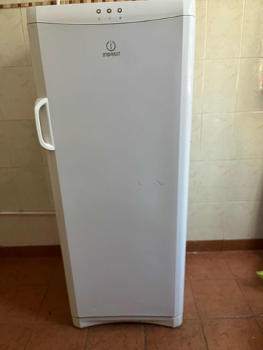 Frezzer Vertical Indesit Impecable