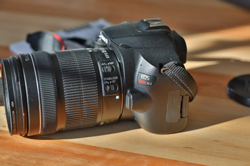 Canon Eos Rebel Sl3 Dslr + Canon Ef-s 18-135mm Lente - Negro