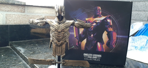 Armadura Thanos Espantalho Marvel Omelete Box