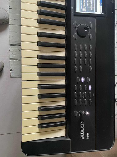 Sintetizador Korg Krome