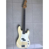 Precisión Bass Fender Squier