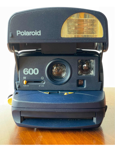 Cámara De Fotos Instantáneas Polaroid 600 Express