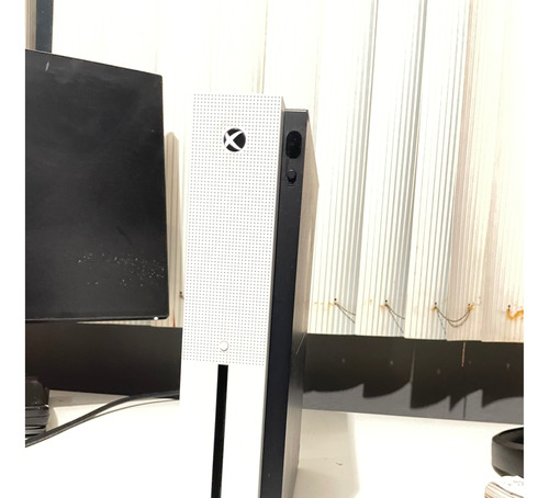 Microsoft Xbox One S 500gb Standard Color  Blanco