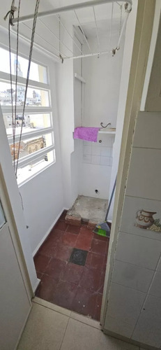 Apto En Ciudad Vieja. Reconquista Y Alzaibar. A Mts De Facultad De Derecho. A Mts De De Rambla Francia. Piso 2 Por Ascensor. - Imagen 3