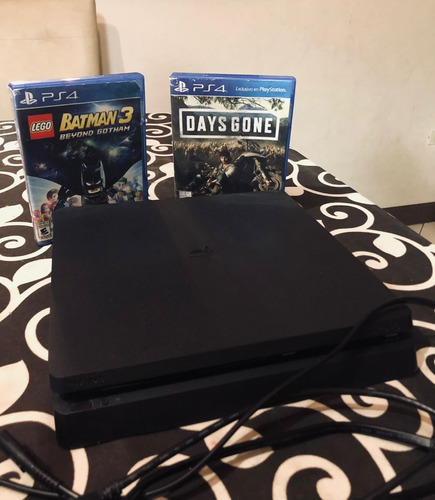 Playstation 4, Consola, Sin Controles. 2 Juegos De Regalo.