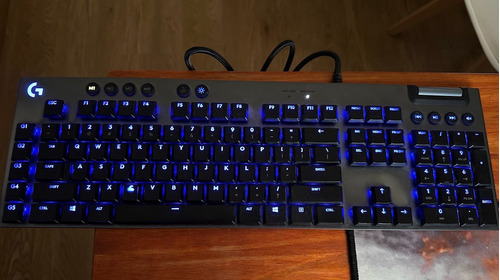 Teclado Logitech G815 Mecánico Switches Tactile Brown Rgb