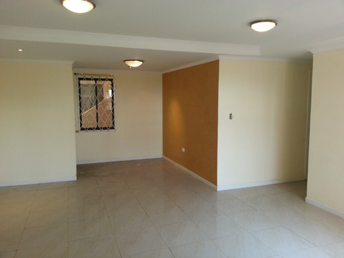 Departamento En Conjunto Al Sur De Quito