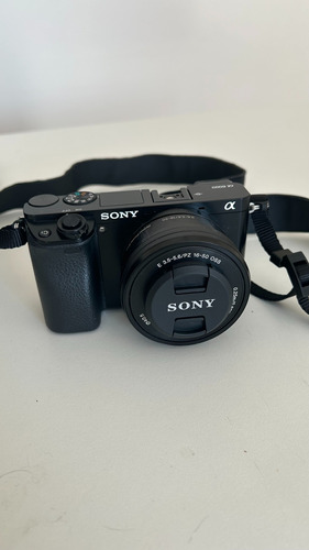 Sony A6000 | Câmera Com Lente 16-50mm 