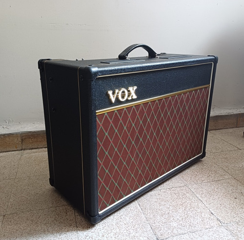 Amplificador Vox Ac15c1 (custom) De Bulbos Para Guitarra