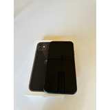 Apple iPhone 11 (128 Gb) - Negro Con Detalle En Altavoz