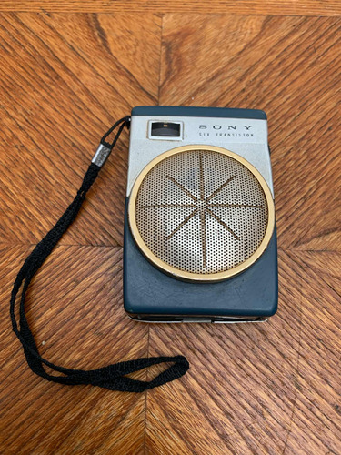 Antiguo Radio Portátil Sony Tr-620 Para Piezas