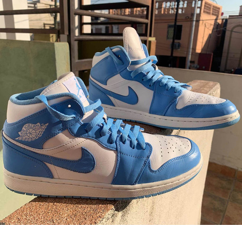 Tenis Jordan Retro 1 Mid Unc