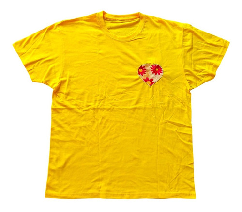 Playera Bordada. Corazón Con Flores 