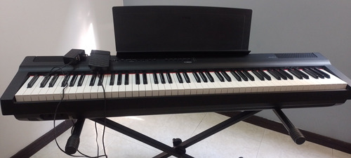  Piano Yamaha P125 Con Soporte Y Funda De 80 Teclas 