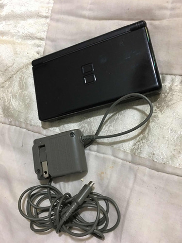 Nintendo Ds Consola Portátil Color Negra Y Accesorios