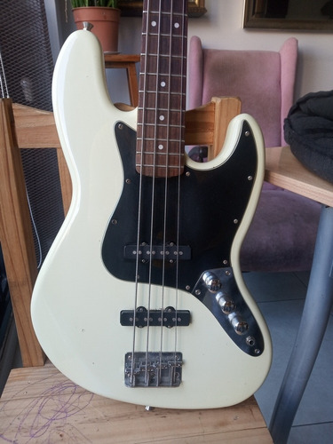 Squier Jazz Bass California Series Con Funda