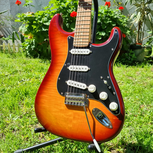 Fender Player Plus Top Stratocaster 2022