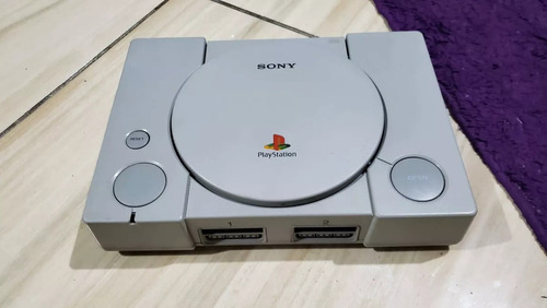 Playstation 1 Fat Só O Aparelho Sem Nada. Tá Sem Leitor E Os Controles Não Funcionaram Nele. Tá Com Defeito! 026. P3