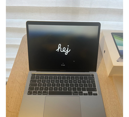 Apple Macbook Air 13'' Chip M1 - 8 Gb - Color Gris Espacial