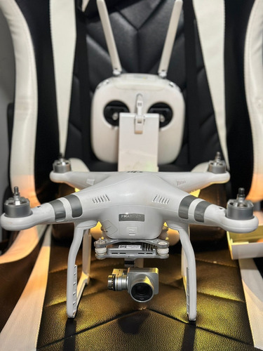 Drone Dji Phantom 3 Advanced C/ Câmera 2.7k White 2 Baterias