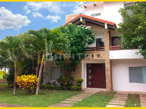 Casa En Venta En El Condominio Jardines Del Urubo - Imagen 2