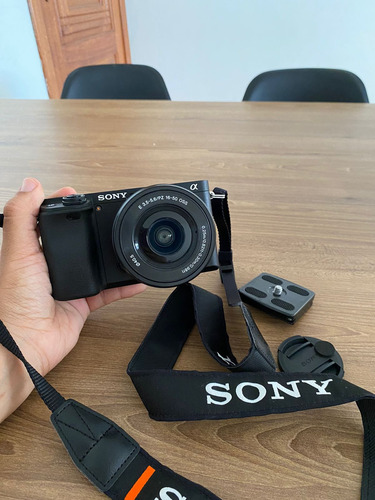 Câmera Sony Alpha A6400 Com 16-50mm  Em Perfeito Estado