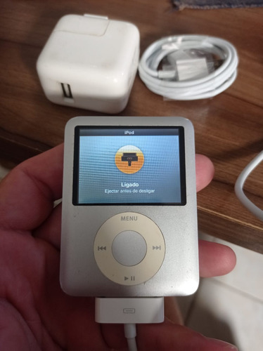 Apple iPod Nano 8gb Prateado (c/ Cabo E Carregador)