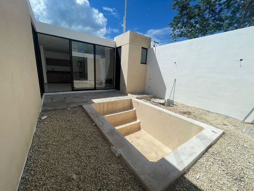 Casa En Venta De Un Piso Dos Recamaras En Temozón Norte - Imagen 2