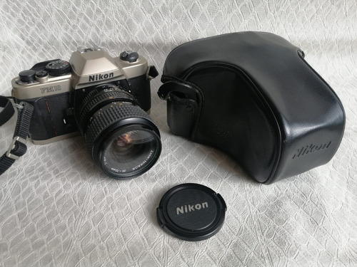 Cámara Fotográfica Nikon Fm10 35mm