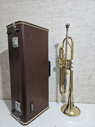 Trompete Yamaha Ytr 2320e Dourado Japão Usado Ref: 052