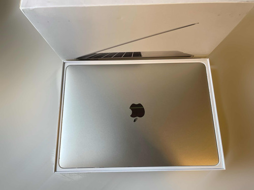 Apple Macbook Pro 2017 13 - 8gbram,disco 256gb, 51 Ciclos