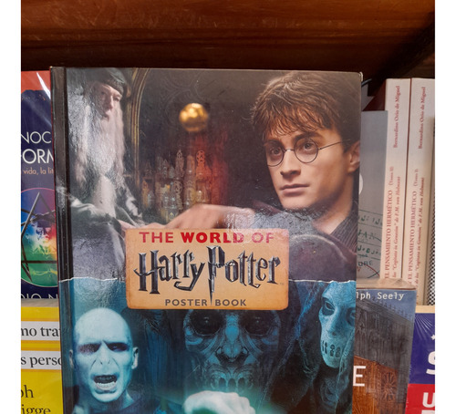 The World Of Harry Potter. Poster Book. Scholastic Inc. 