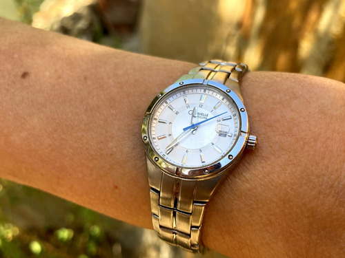 Caravelle By Bulova Lady/ Quartz Swiss/ Model: 43m103