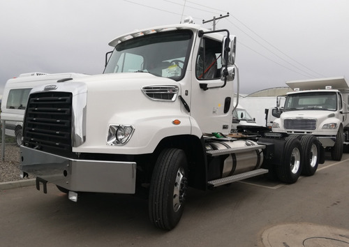 Freightliner 114 Sd Modelo 2023   Peso Pesado Para Trabajar