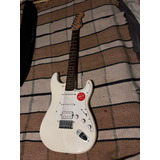 Guitarra Eléctrica Squier Fender Bullet Strat Blanco