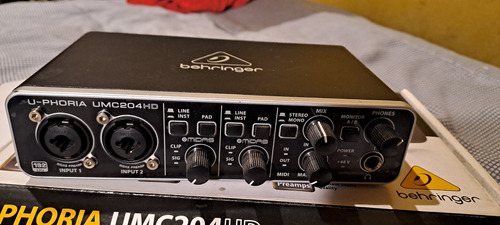 Interfaz Behringer Umc204hd Un Solo Uso, Sin Cable.