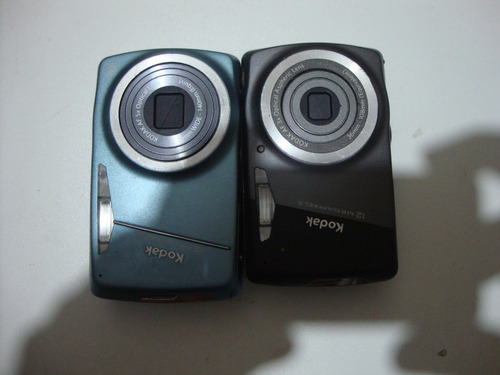 Maquina Digital Kodak Ligando Pequeno Defeito São Duas