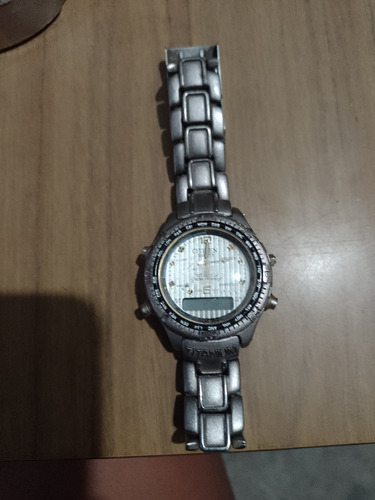 Reloj Titanium Citizen Quartz