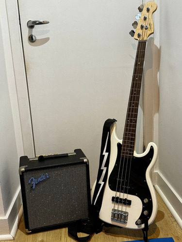 Baixo Fender Squier Affinity +amp Rumble 15 +capa +suporte