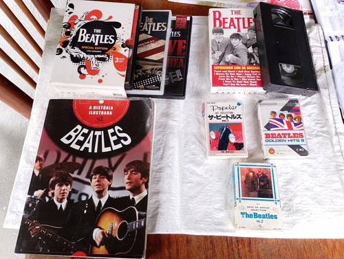  The Beatles. Combo Contendo: Box Dvd, Fita Vhs, 3 K7, Livro