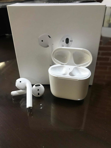 Audífonos Inalámbricos Apple AirPods 2 With Changing Case