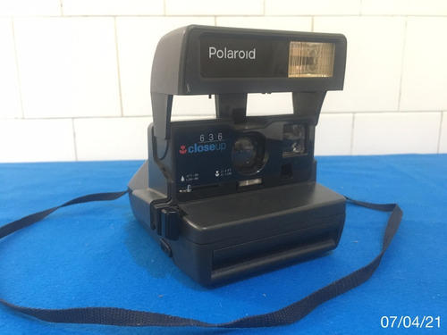 Câmera Analógica  Polaroid 636 Close-up