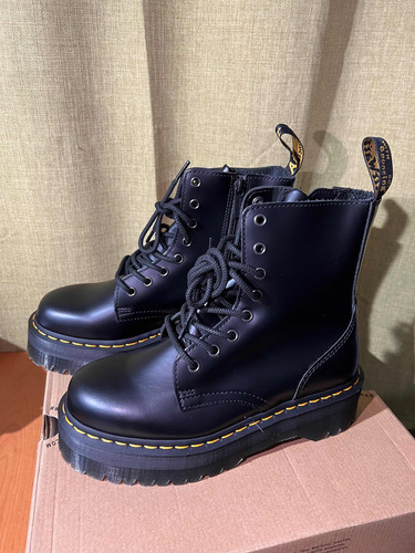 Botín Dr Martens Jadon Smooth 39