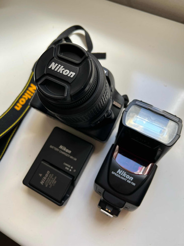 Câmera Nikon D3200 + Flash Sb700