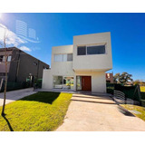 Venta - Casa 4 Ambientes, Jardín, Parrilla - Vila Marina, Villanueva, Tigre