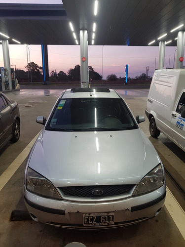 Ford Mondeo 2003 2.5 Ghia V6