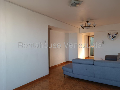 Jip 25-16773. Rent-a-house Vende Hermoso Apartamento De 80 Mts2, 3hab, 1 Baño. Cercana A C.comerciales, Comercios, Etc. En Zona Centro Maracay. - Imagen 4